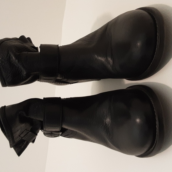 Booties - Picture 4 of 5